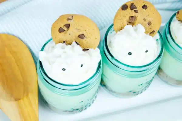 Mason Jar Cookie Cheesecake- No-Bake