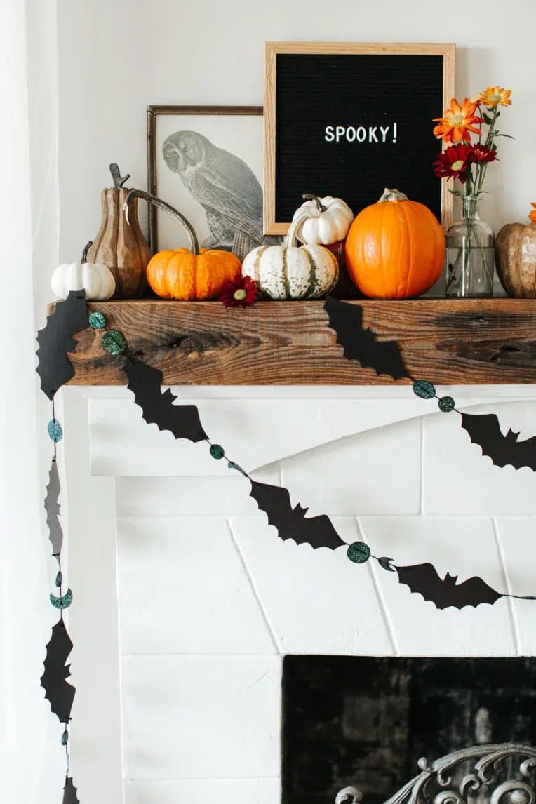 Letter board that says "Spooky!"