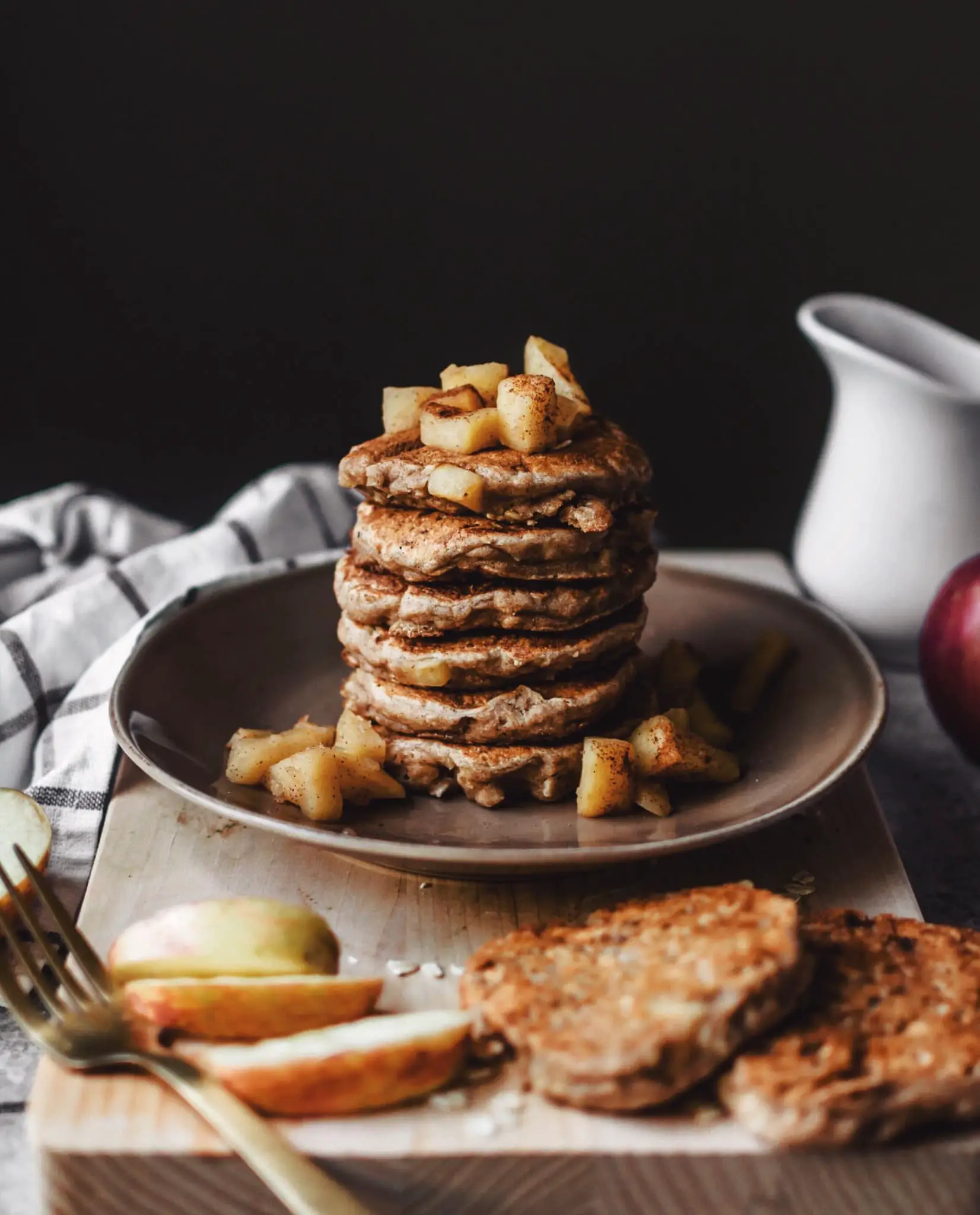 vegan apple streusel pancakes