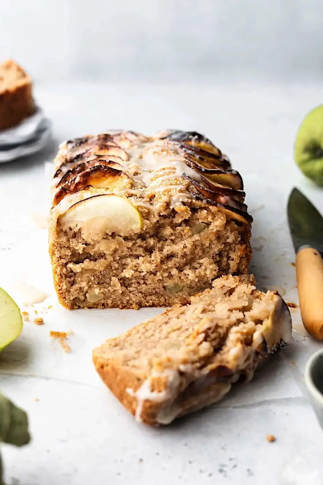 vegan cinnamon apple cake