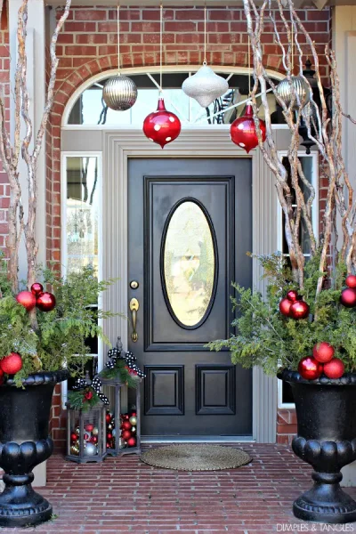 Porch with Ornaments&Atilde;&fnof;&acirc;&euro;&scaron;&Atilde;&sbquo;&Acirc;&nbsp;