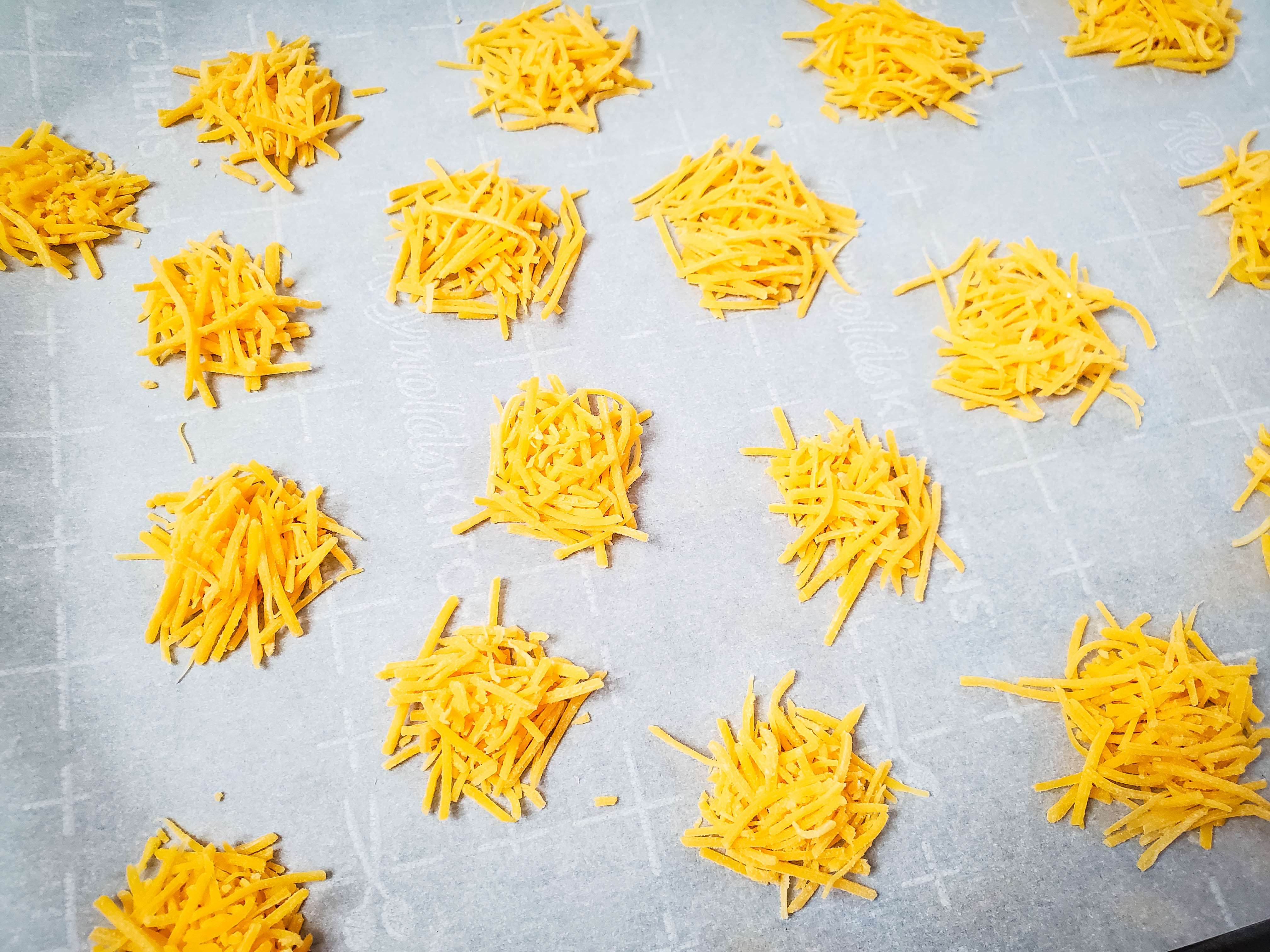 Keto Garlic Cheese Crisps