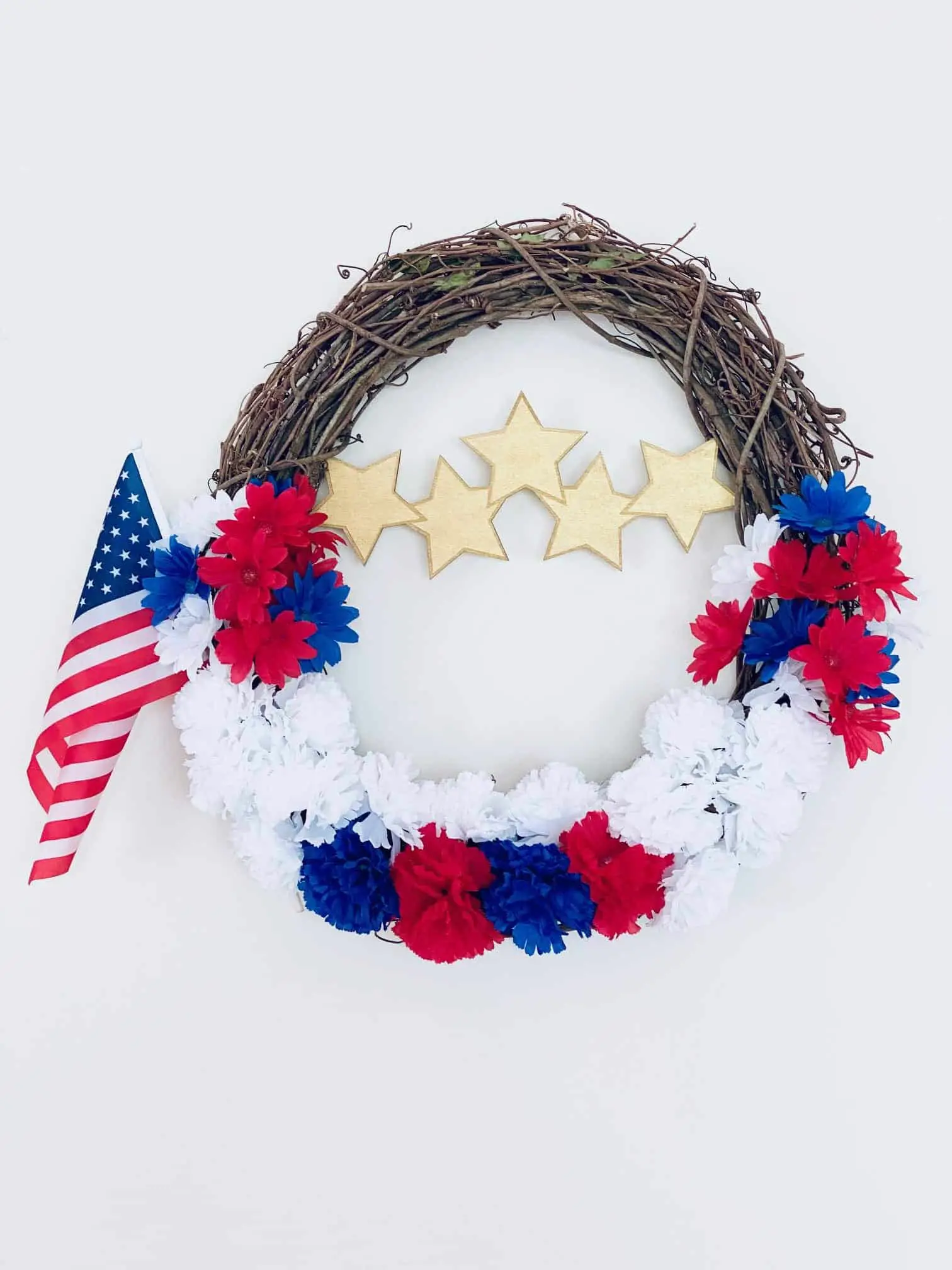 dollar store craft, patriotic wreath
