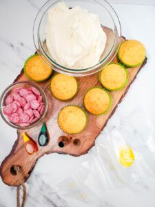 Ingredients for Grinch easy cupcakes