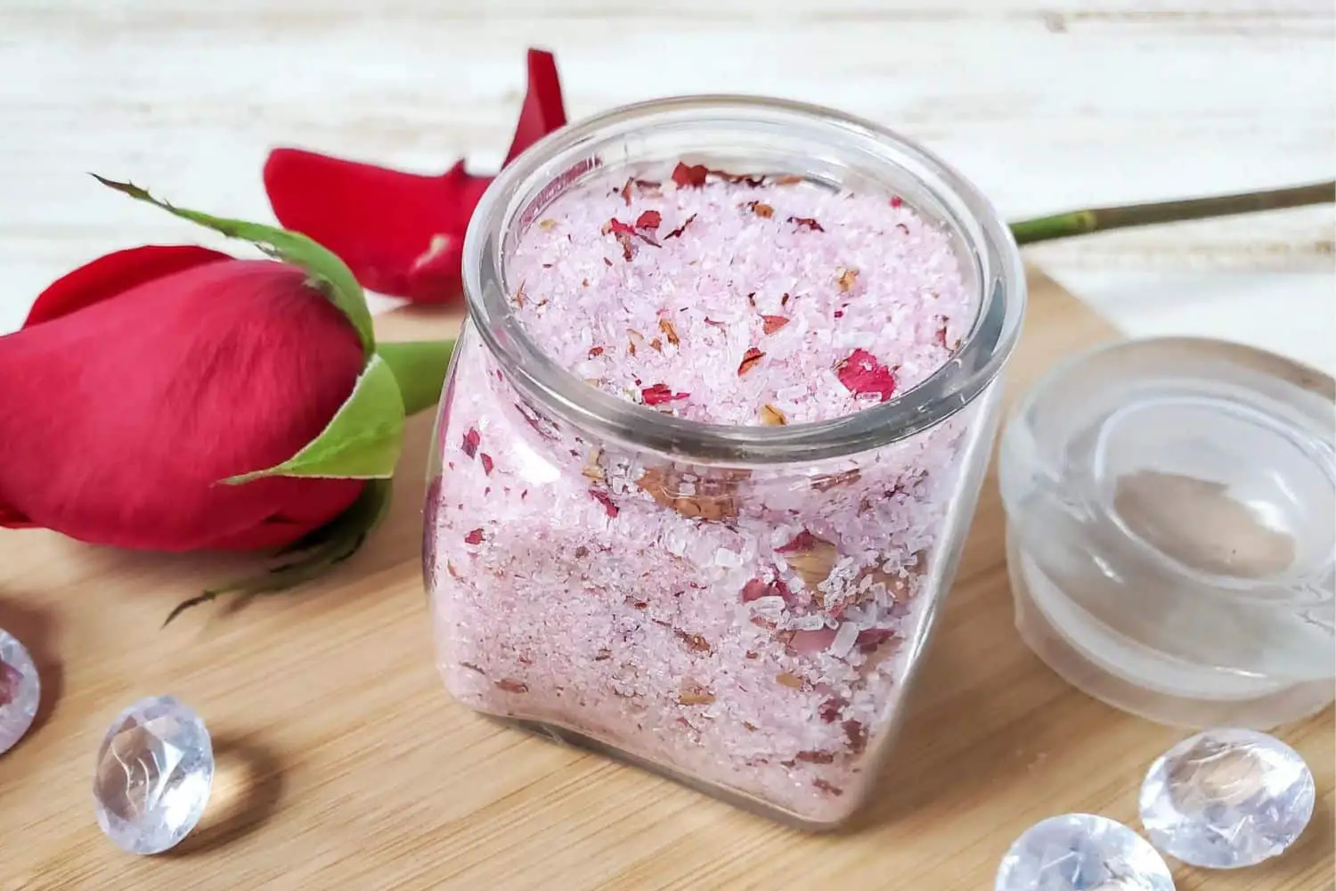 Rose Petal Homemade Bath Salts – Easy Valentine’s Day DIY Gift