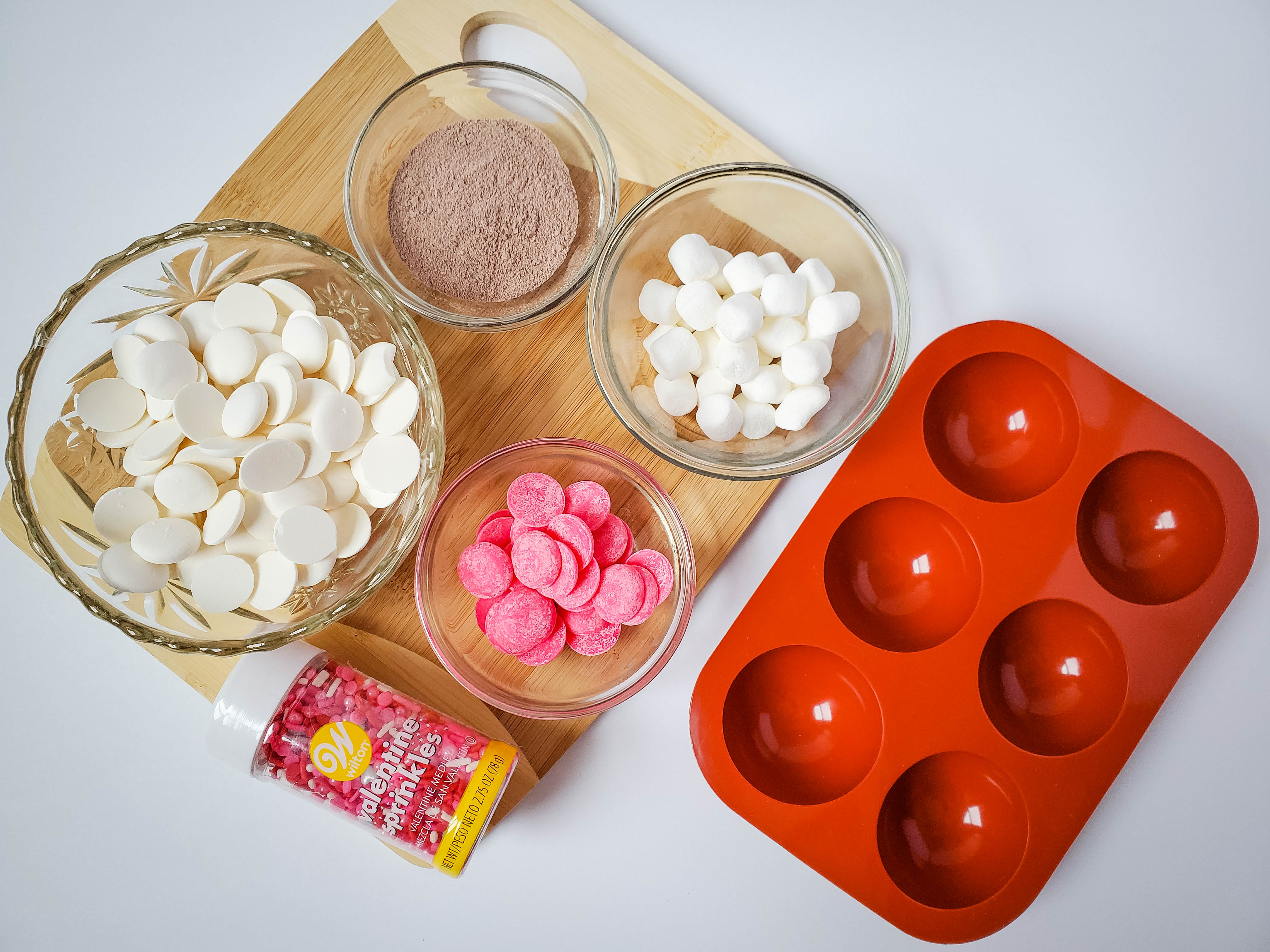 Valentine hot cocoa bombs