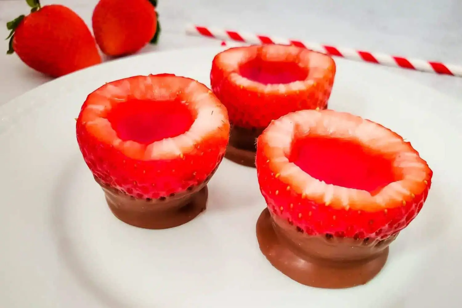 Valentine’s Day Chocolate Covered Strawberry Jello Shots With Rum