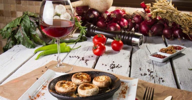 25 Best Snacks to Have With Wine + Easy Pairing Ideas - Celebrate and ...