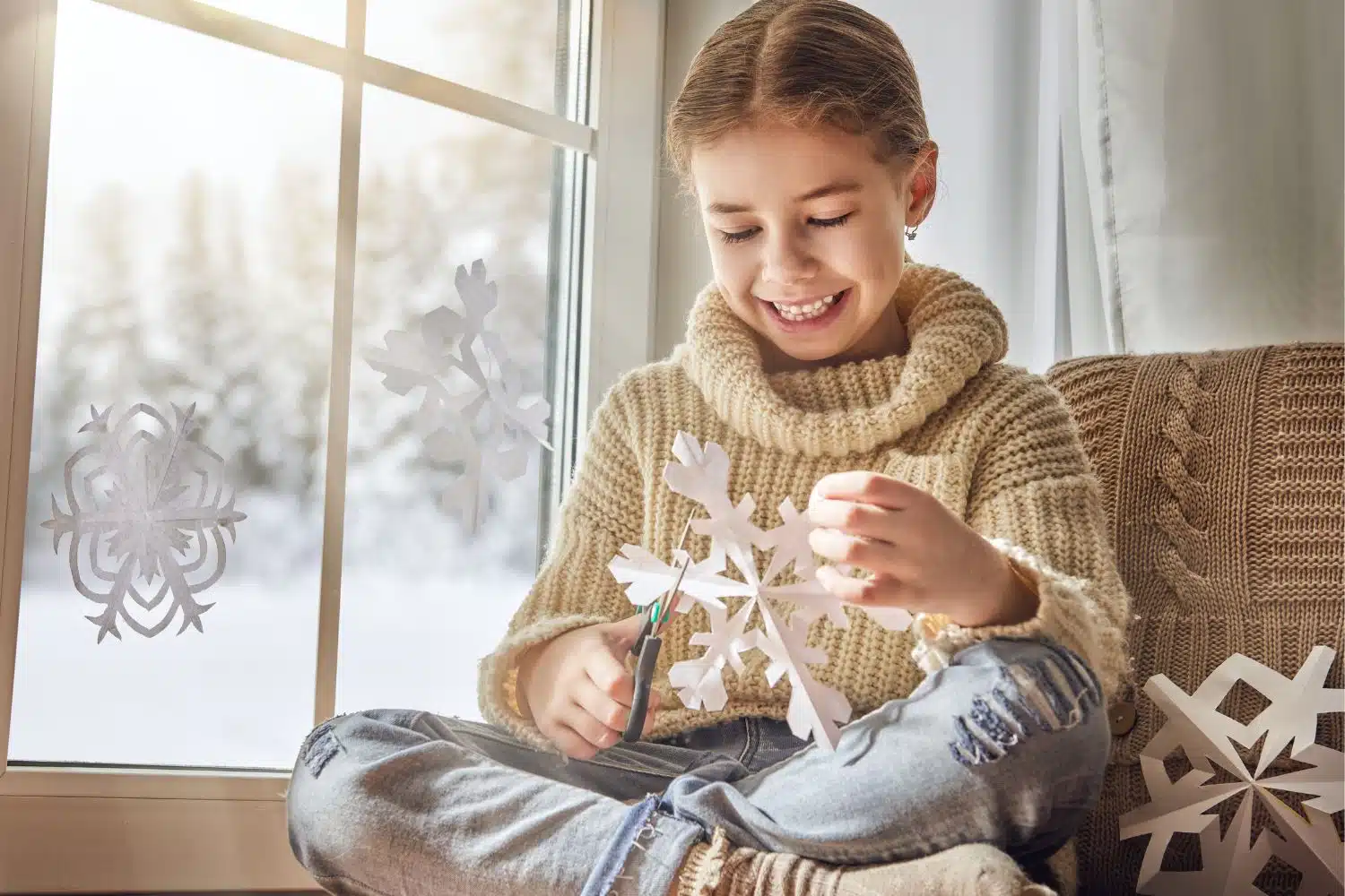 7 Easy Ways to Make Snowflakes for Christmas
