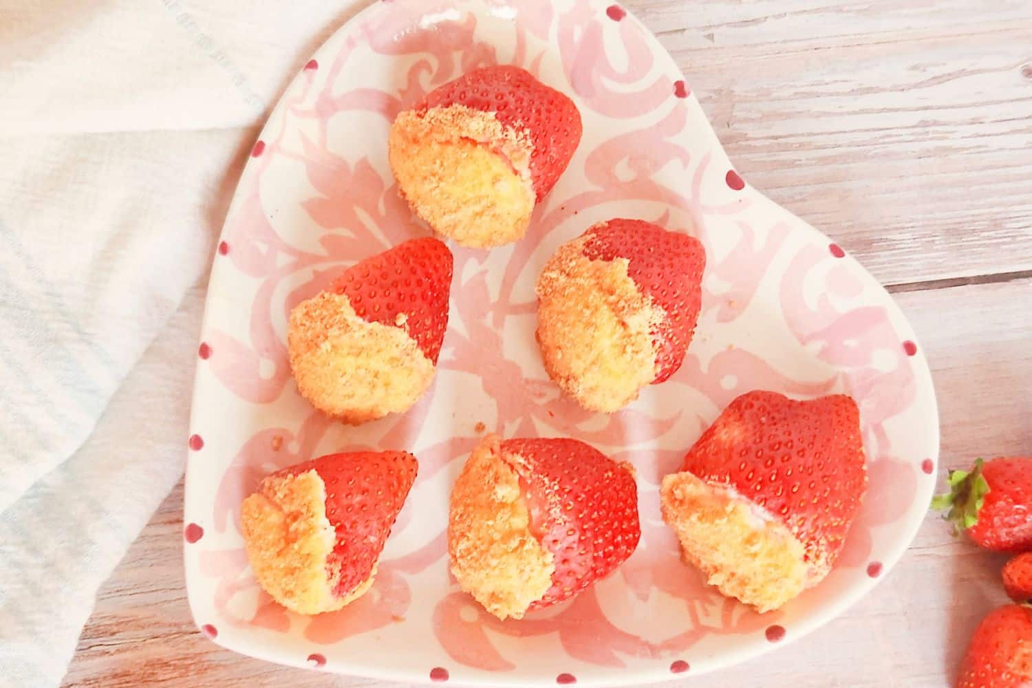 Valentine’s Day No-Bake Cheesecake Stuffed Strawberries