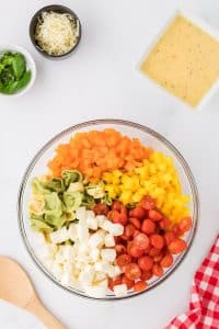 how to make Italian tortellini pasta salad