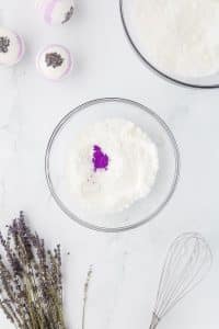 how to make DIY lavender bath bombs