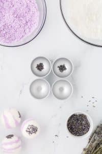 how to make DIY lavender bath bombs