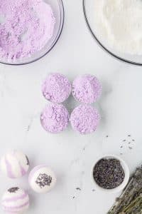 how to make DIY lavender bath bombs