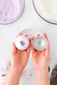 how to make DIY lavender bath bombs