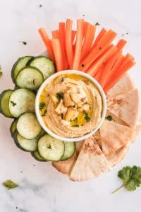 what to eat with garlic hummus