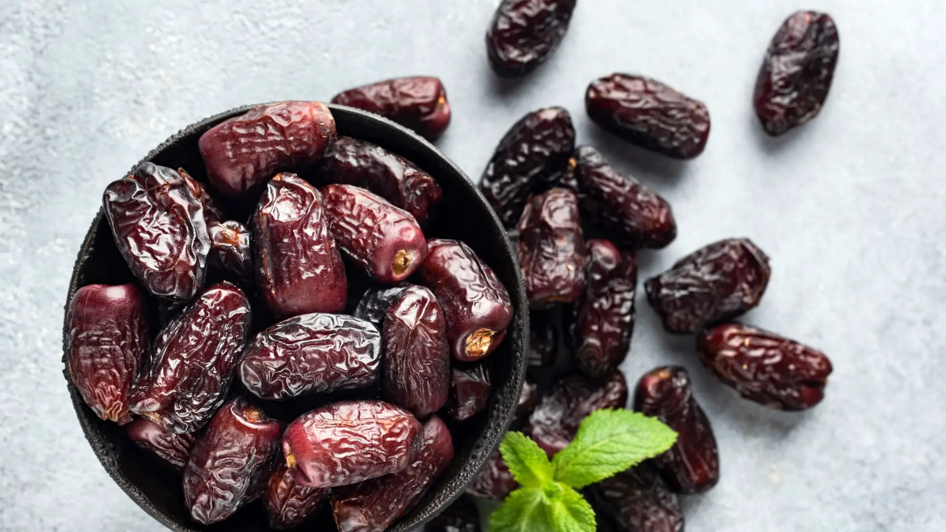 The Delightful World of Dates: A Perfect Vegan Snack