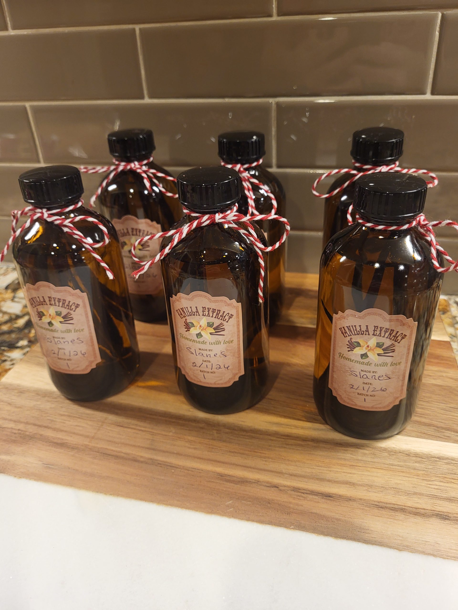 How to Make Homemade Vanilla: The Perfect Thoughtful Gift