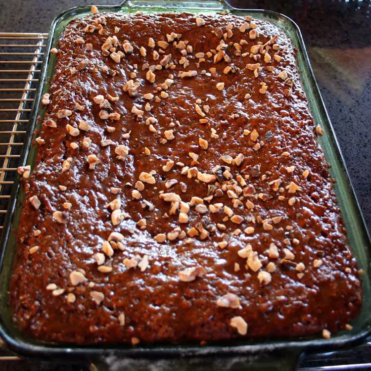 Apple Cake with Caramel Sauce – Great for Parties or a Potluck