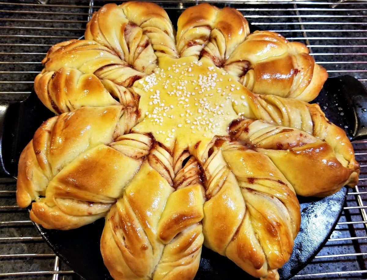 How to Make Star Bread, Also Called a Christmas Star Bread or a Snowflake Bread