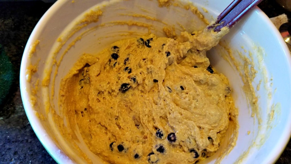 huckleberries, huckleberry muffins