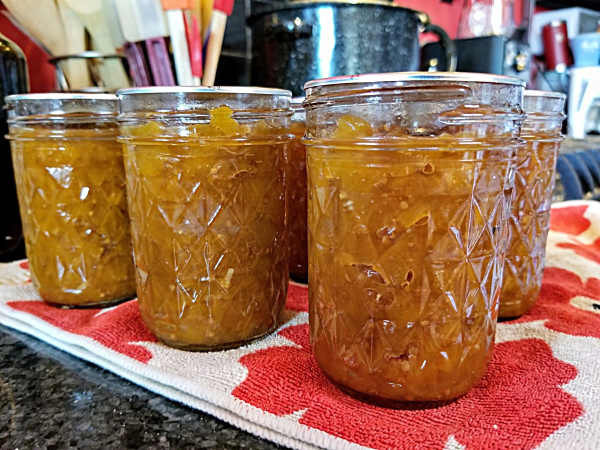 jars of peach sauce