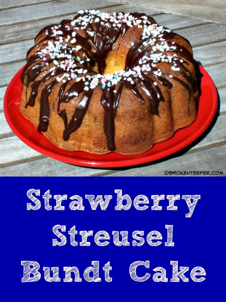 Strawberry Streusel Bundt Cake, SweetWorks, #SweetWorksPatriotic, #sponsored