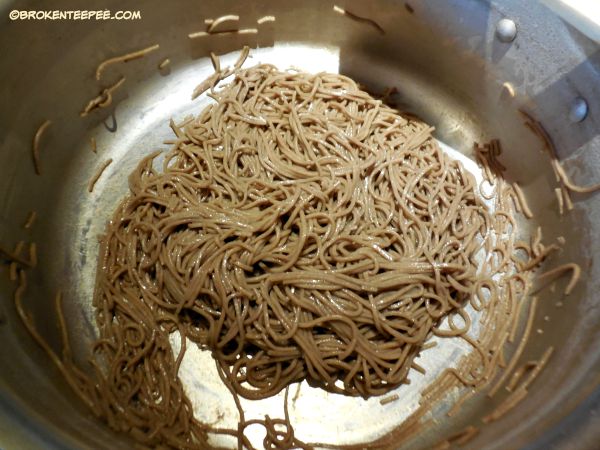 add ponzu sauce to soba noodles, Try the World, subscription box, Soft Shell Crabs on Soba Noodles with Pickled Ginger and Nori, sponsored